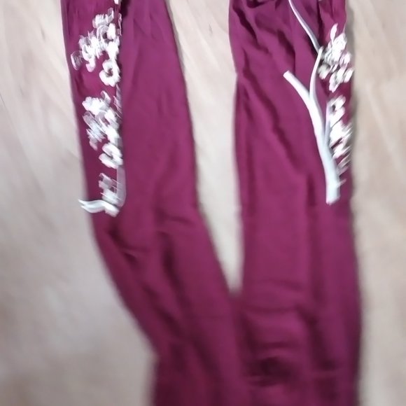 Red Shall set - Picture 5 of 5